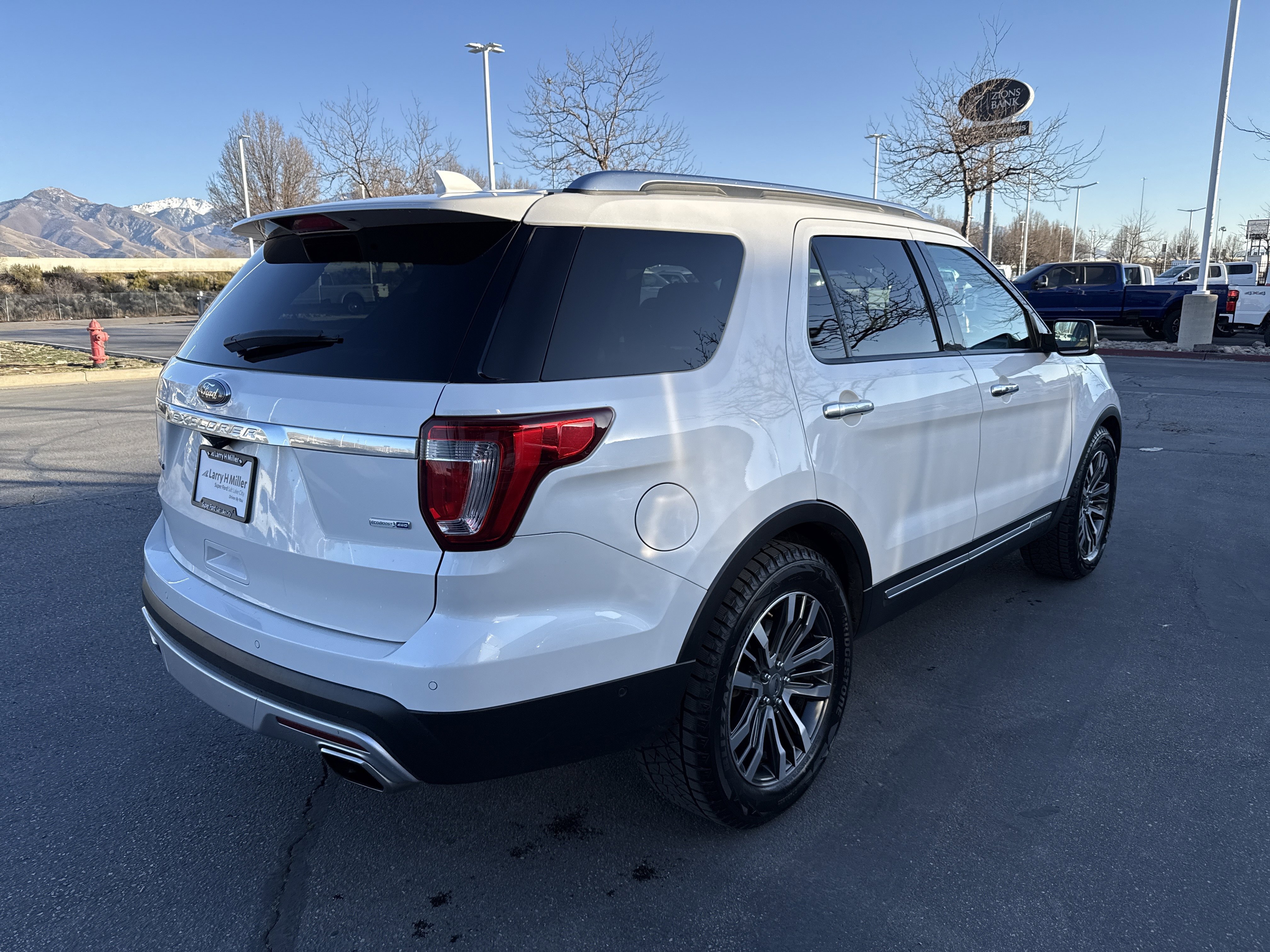 Used 2016 Ford Explorer Platinum image 5