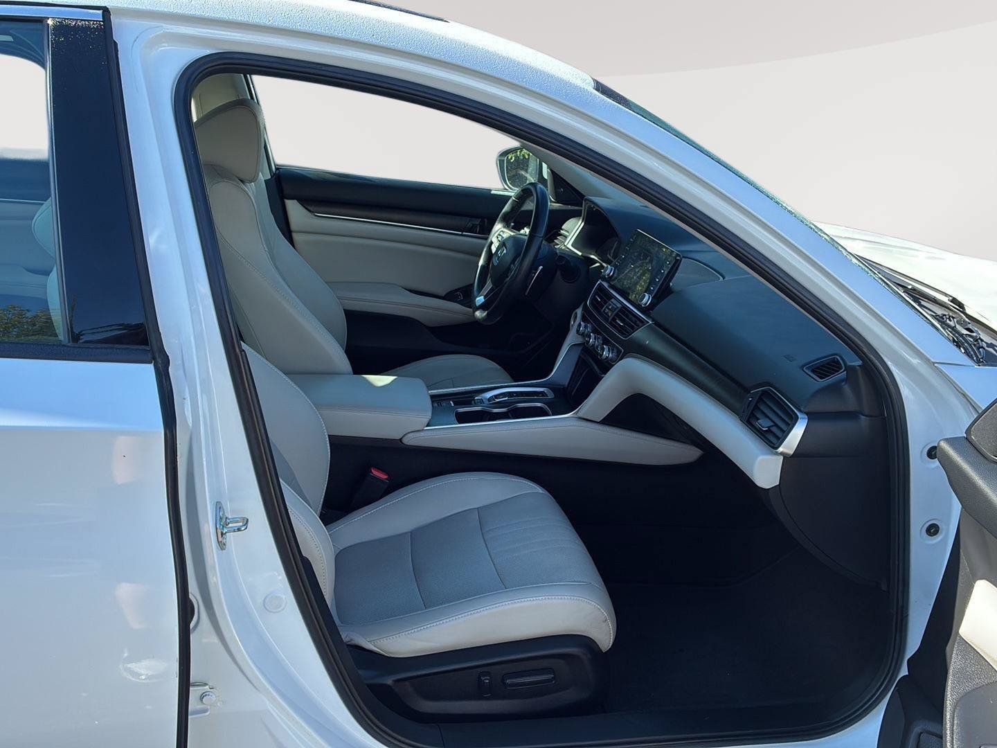 Used 2020 Honda Accord Touring image 10