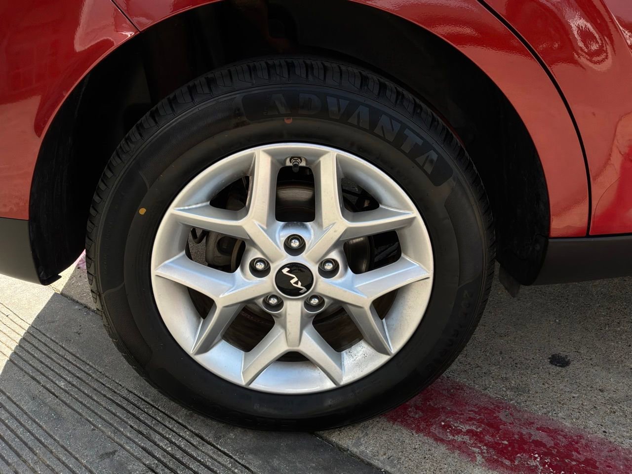 Used 2025 Kia Soul LX w/ LX Technology Package FWD image 9