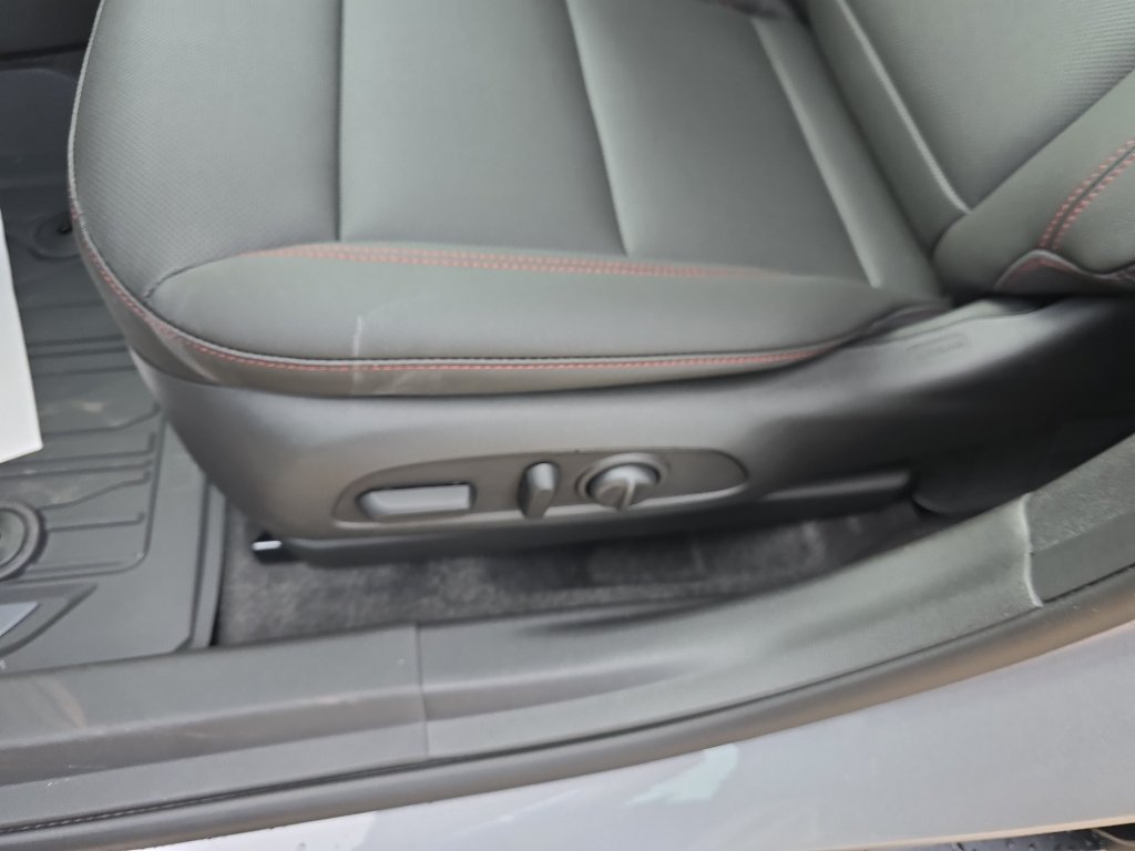 New 2026 Chevrolet Trax RS w/ Driver Confidence Package FWD image 22