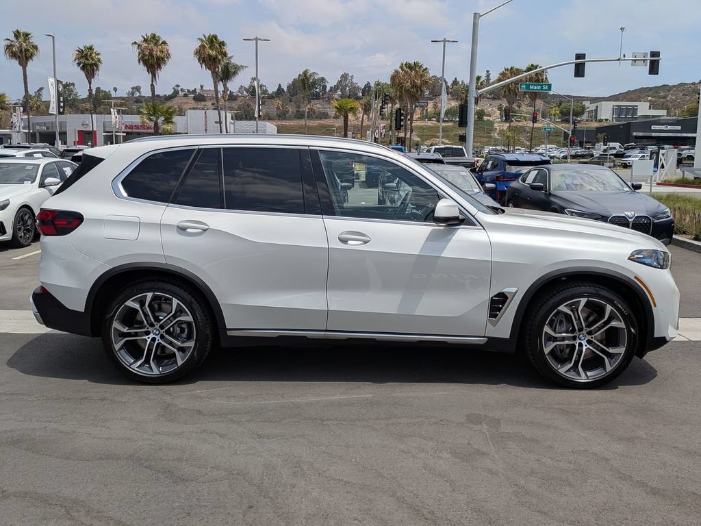 New 2026 BMW X5 xDrive50e w/ Executive Package AWD/4WD image 3