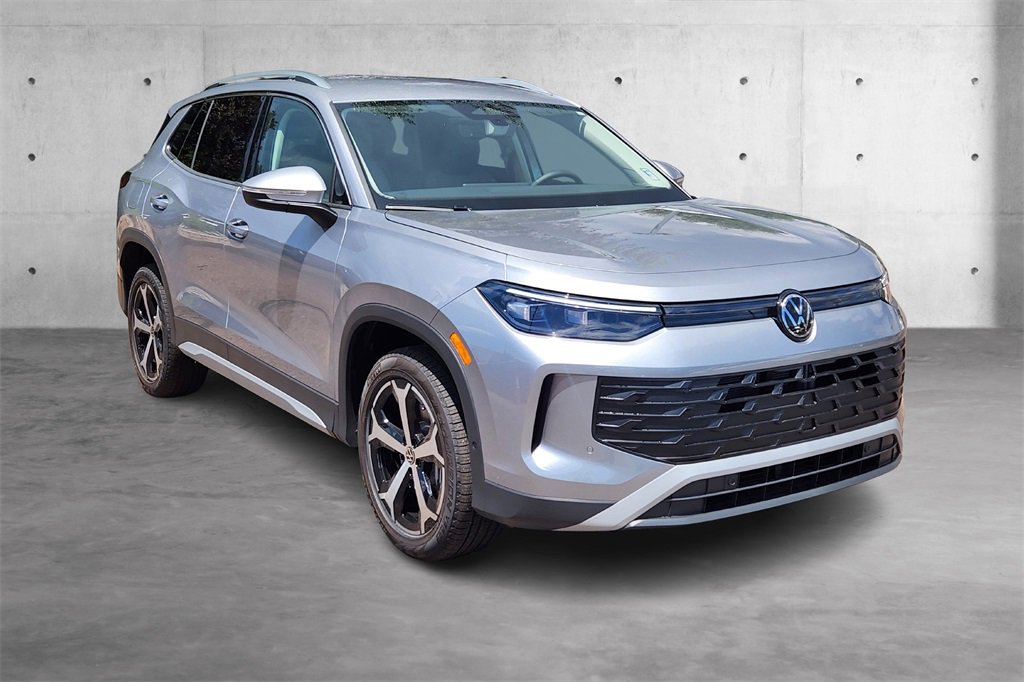 New 2025 Volkswagen Tiguan SE