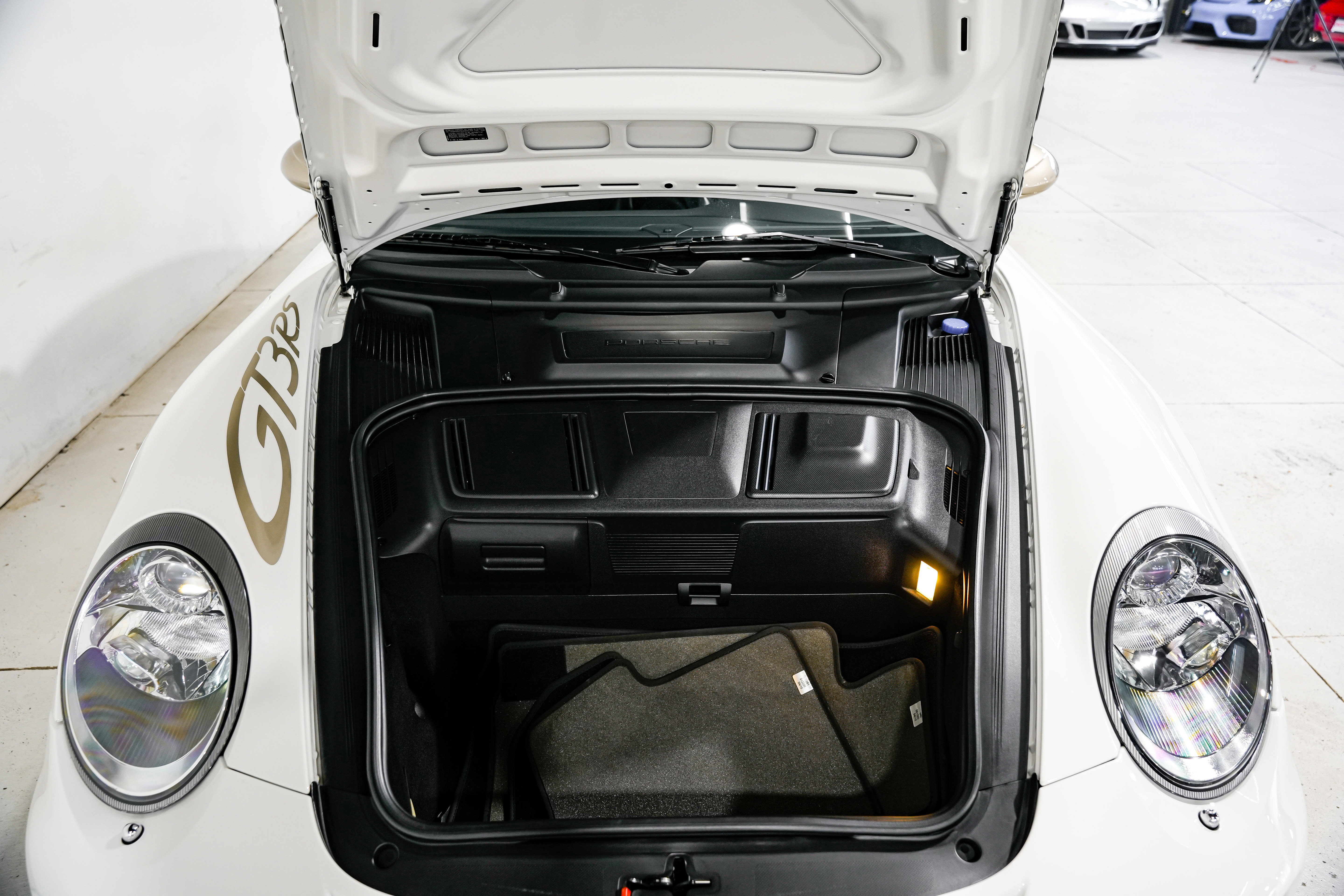 Used 2010 Porsche 911 GT3 RS image 41