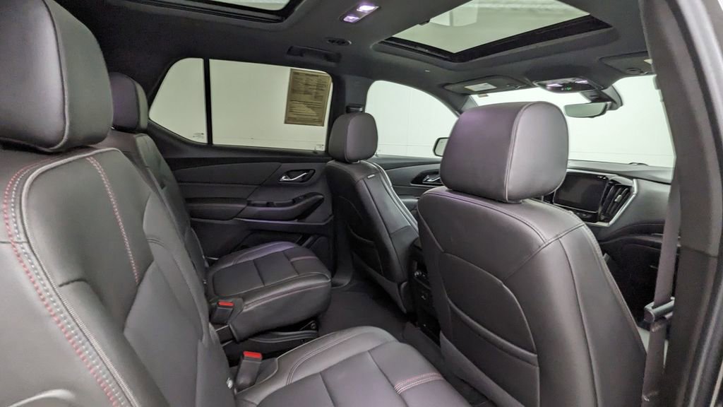 Used 2023 Chevrolet Traverse RS AWD/4WD image 40