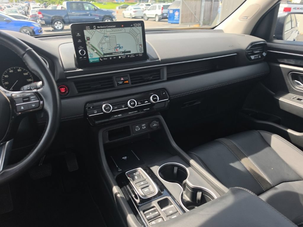 Used 2024 Honda Pilot Touring image 29