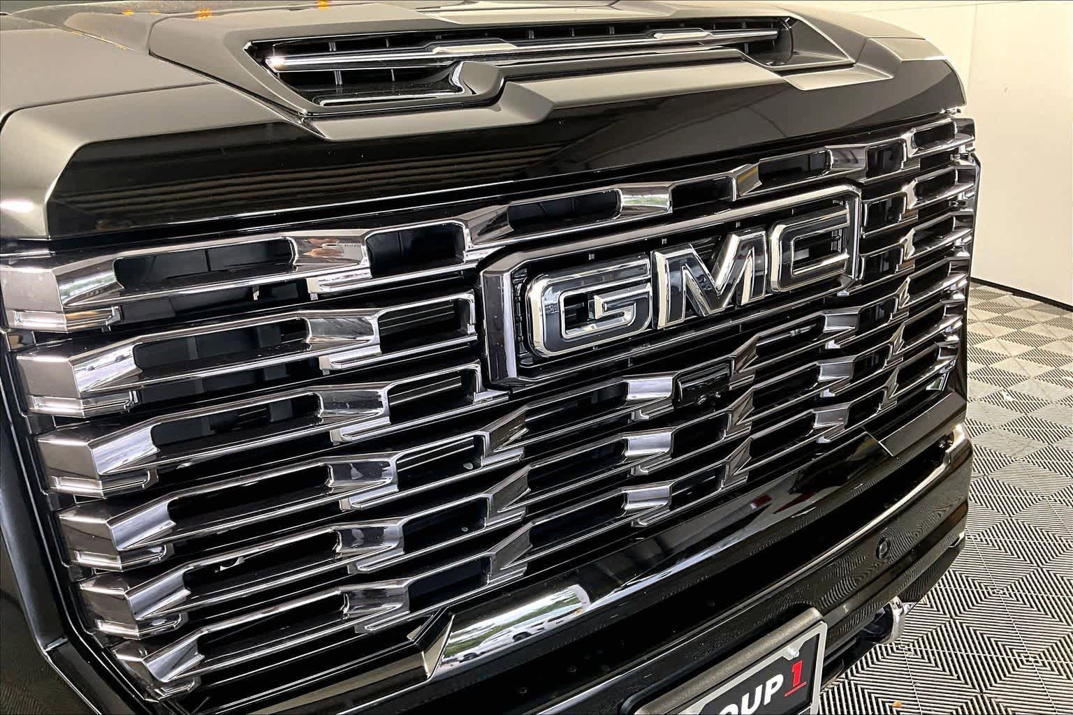Used 2025 GMC Sierra 3500 Denali Ultimate AWD/4WD image 28