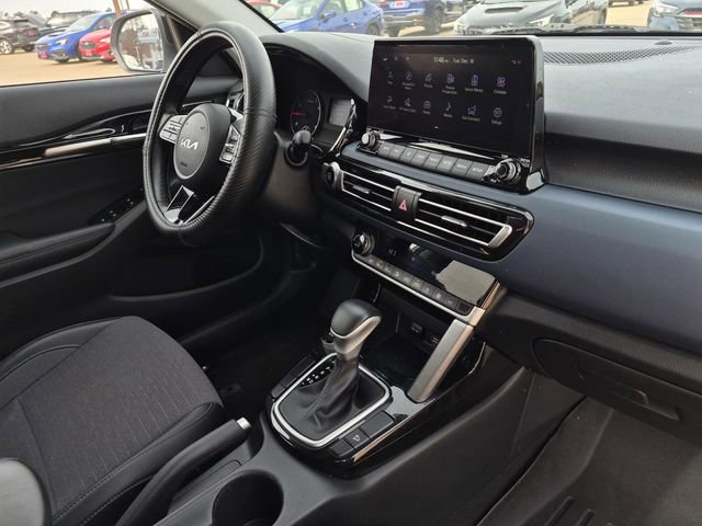 Used 2023 Kia Seltos S w/ Navigation Package image 10