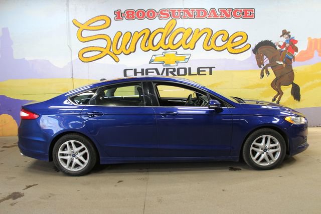 Used 2016 Ford Fusion SE FWD image 1