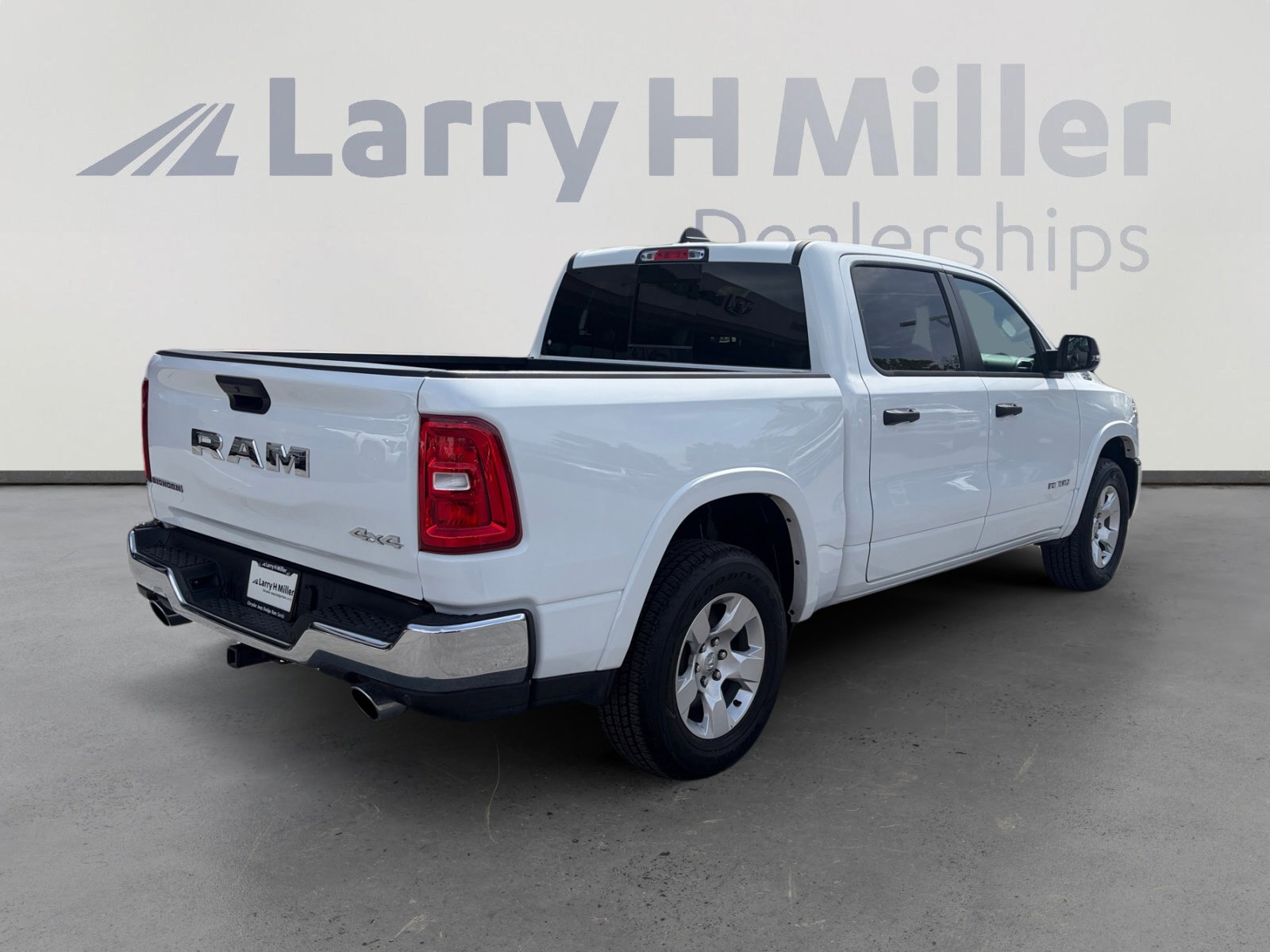 Used 2025 RAM 1500 Big Horn AWD/4WD image 5