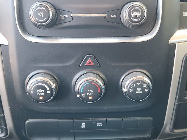 Used 2017 RAM 1500 Classic SLT AWD/4WD image 16