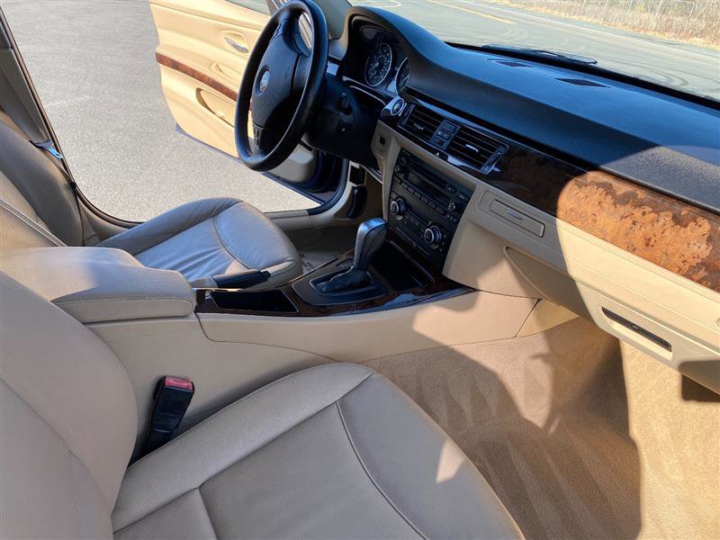 Used 2011 BMW 328i xDrive Sedan AWD/4WD image 24