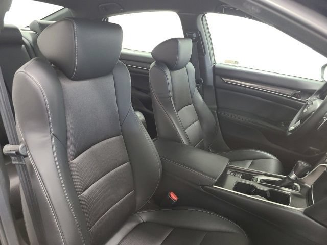 Used 2018 Honda Accord Sport image 11