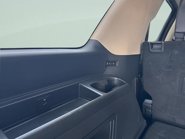 Used 2024 Ford Expedition XLT image 13