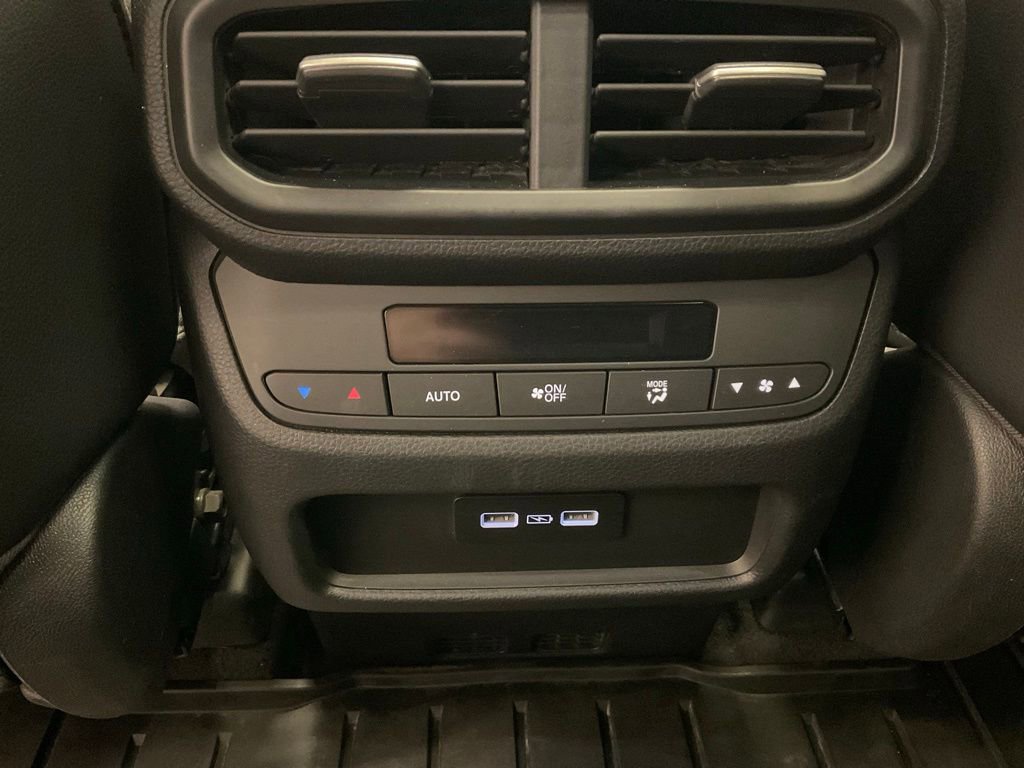 Used 2023 Honda Pilot Touring image 26