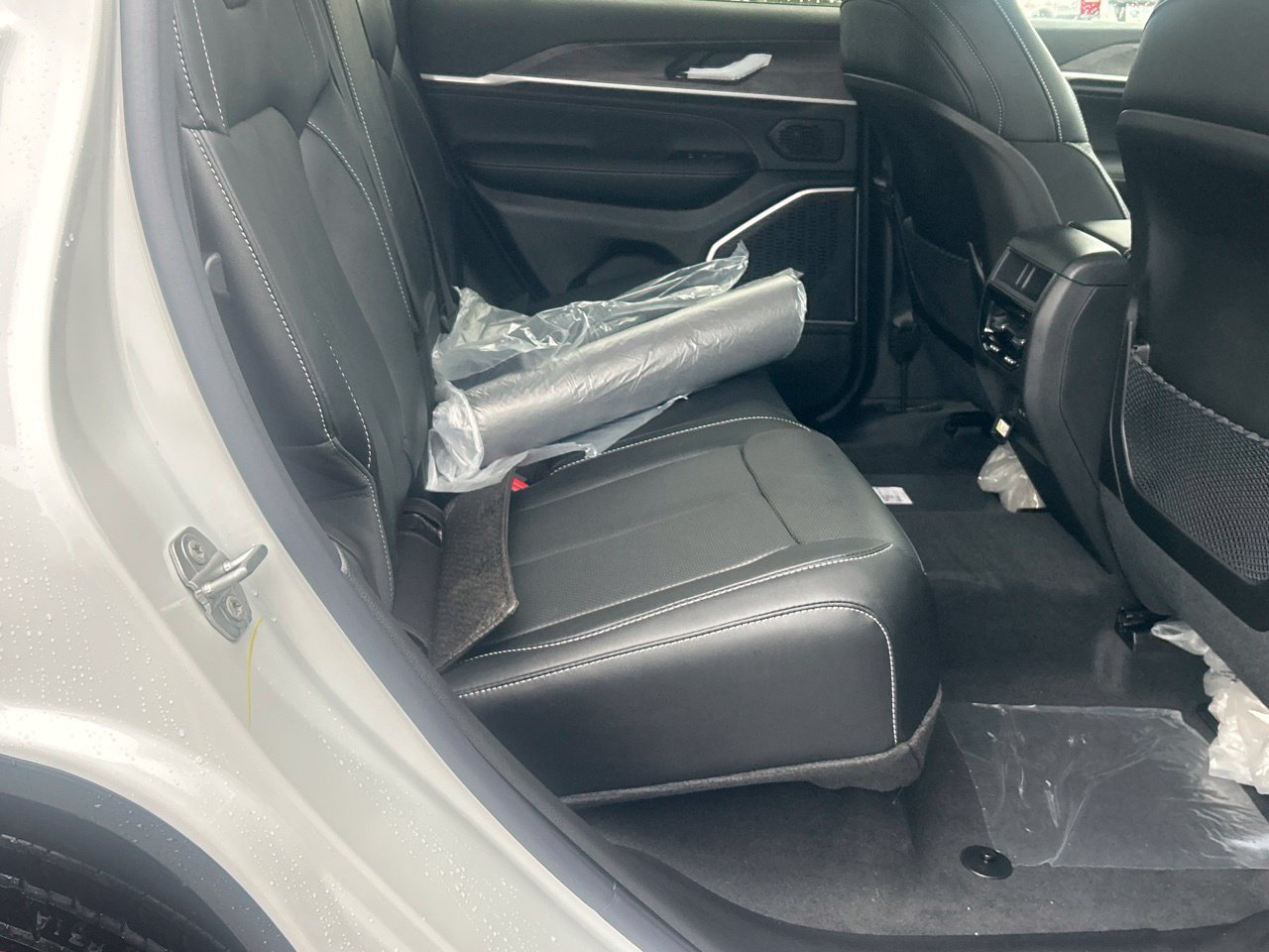 New 2027 Jeep Grand Cherokee Limited AWD/4WD image 14