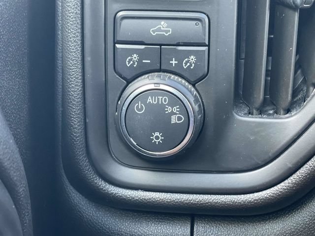 Used 2023 Chevrolet Silverado 2500 Custom w/ Gooseneck/5TH Wheel Package AWD/4WD image 33