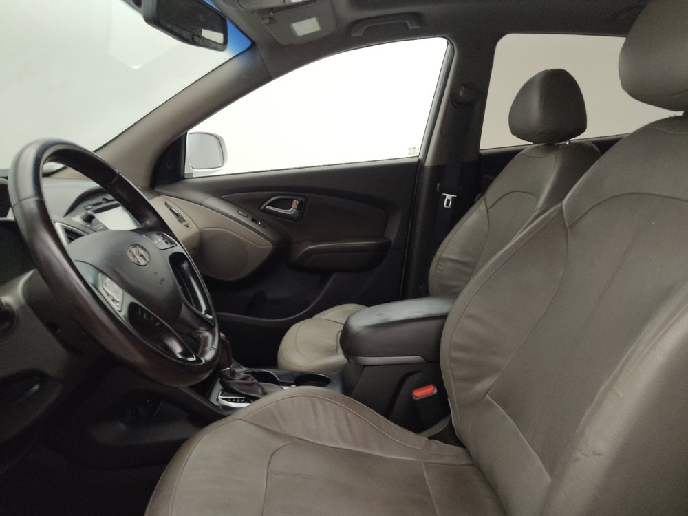 Used 2015 Hyundai Tucson Limited w/ Option Group 03 FWD image 17