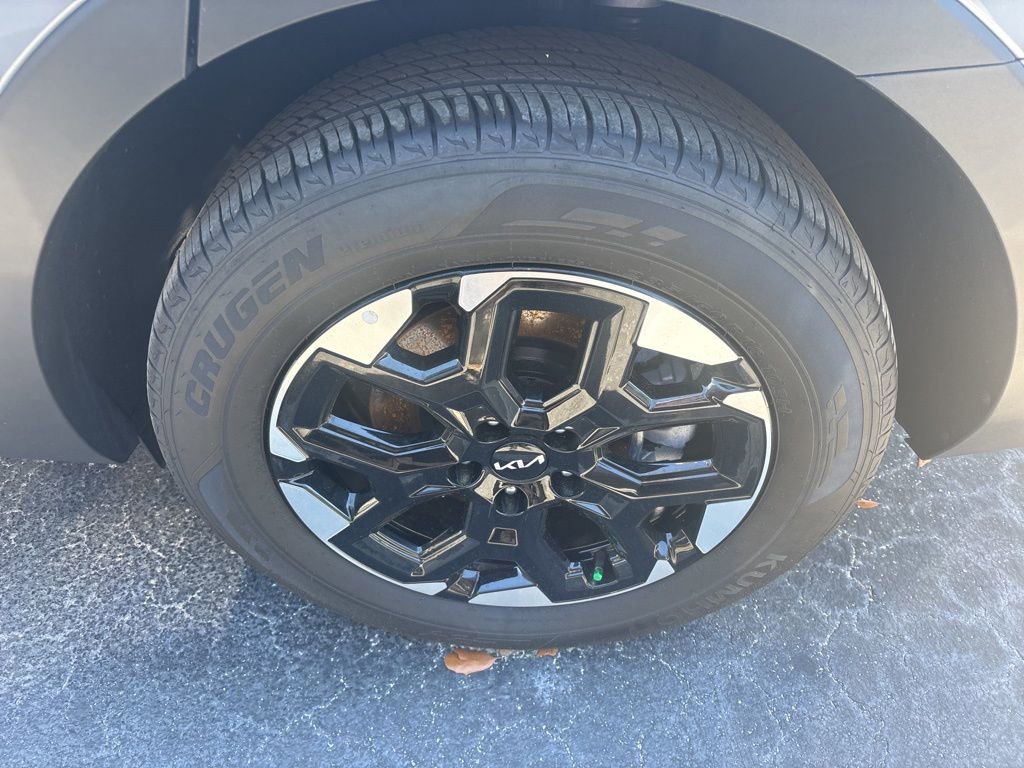 Used 2025 Kia Sorento S image 3