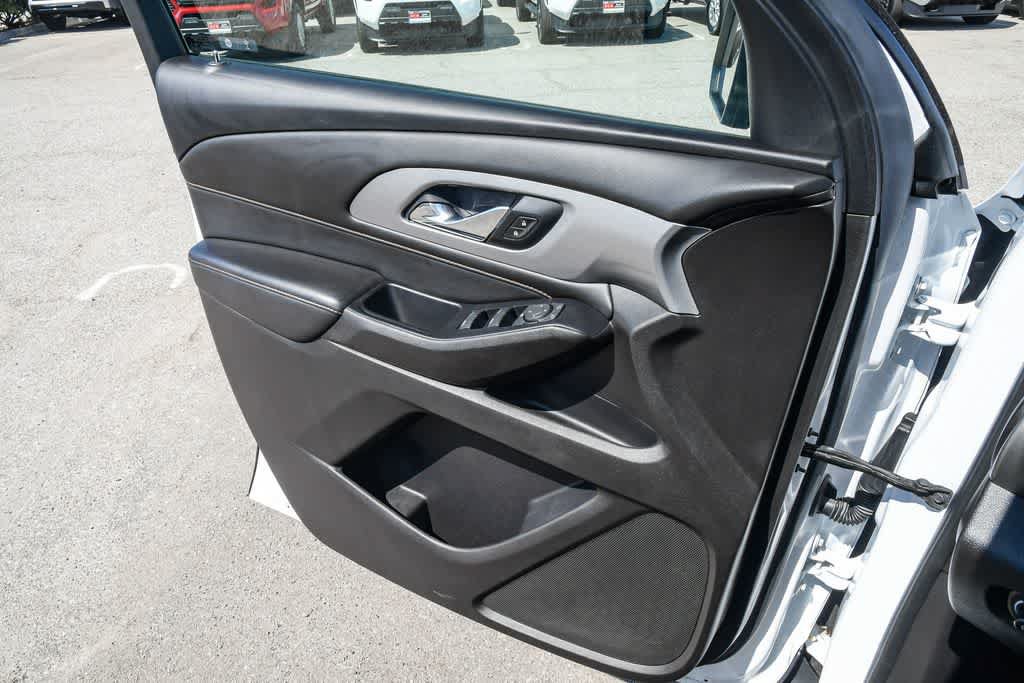 Used 2021 Chevrolet Traverse LS FWD image 26