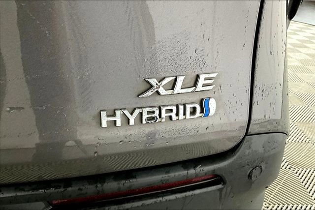 Used 2021 Toyota Sienna XLE image 14