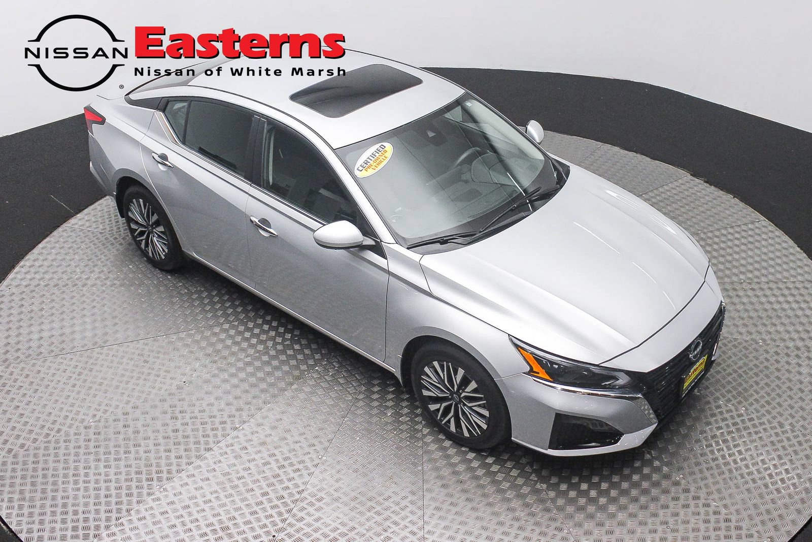 Used 2023 Nissan Altima 2.5 SV w/ SV Premium Package AWD/4WD image 3