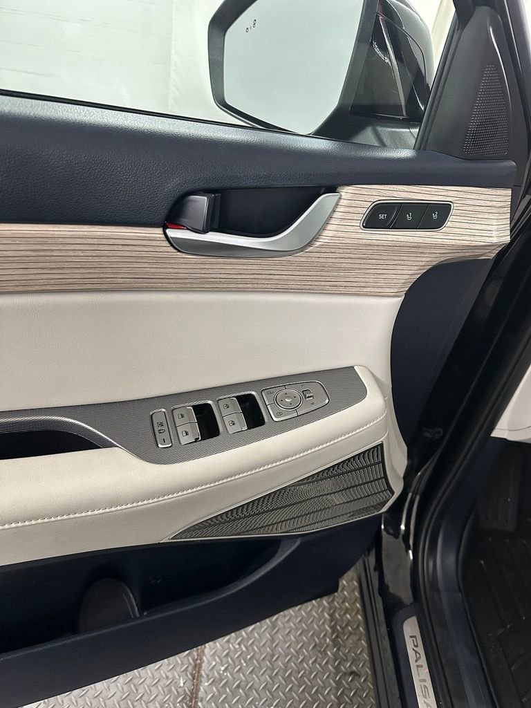 Used 2022 Hyundai Palisade Limited AWD/4WD image 9