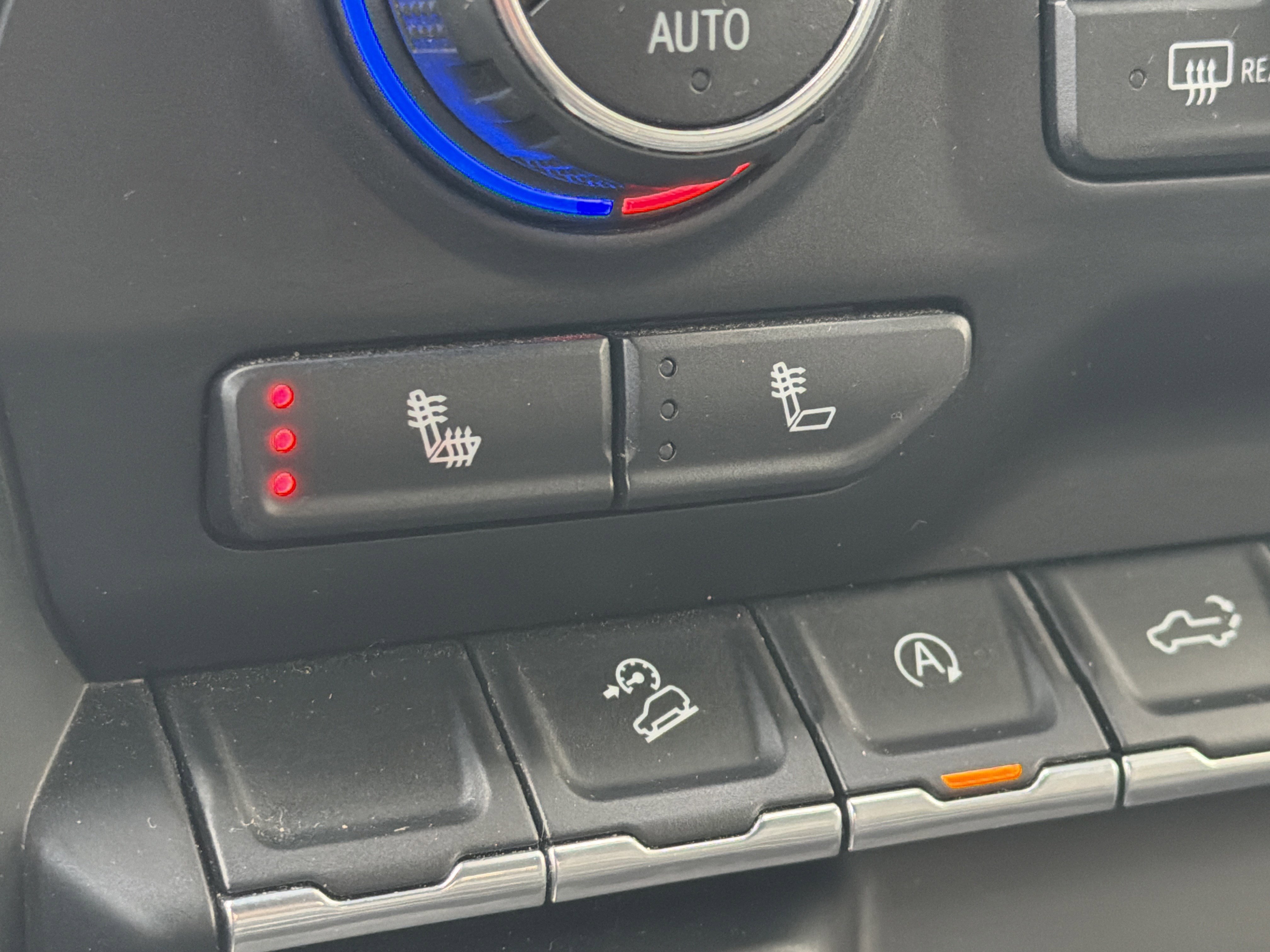 Used 2020 Chevrolet Silverado 1500 RST image 31