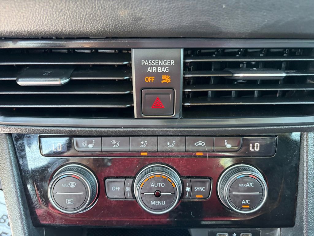 Certified 2021 Volkswagen Jetta SE w/ SE Cold Weather Package image 17