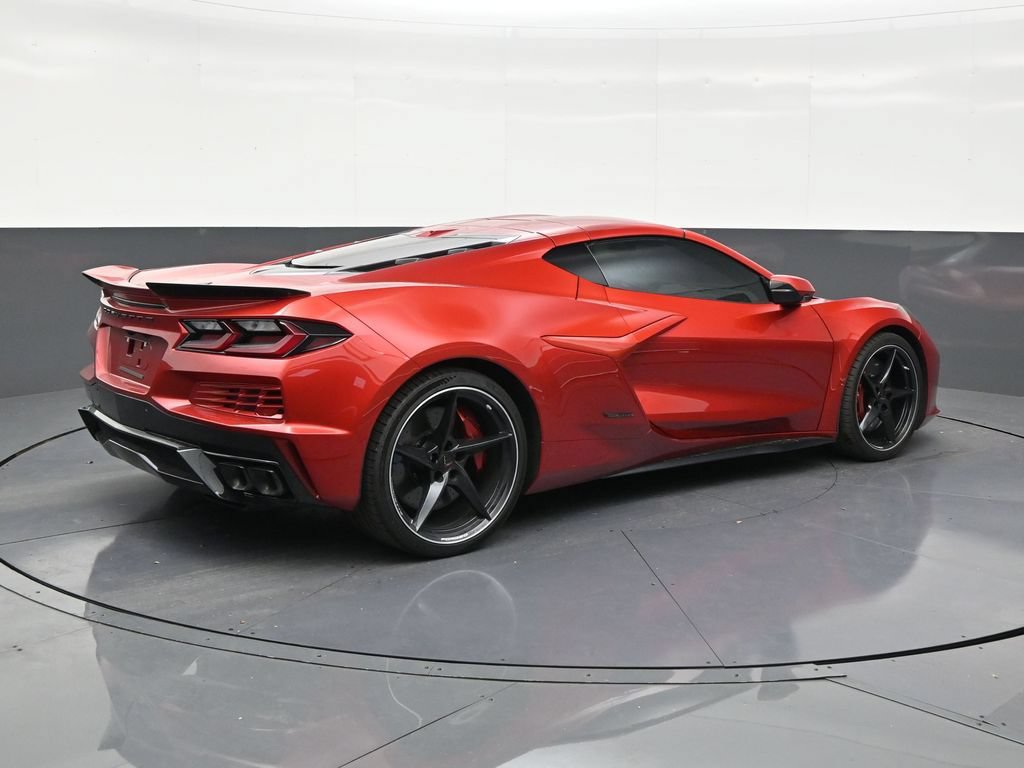 Used 2025 Chevrolet Corvette E-Ray w/ Stealth Interior Trim Package AWD/4WD image 5
