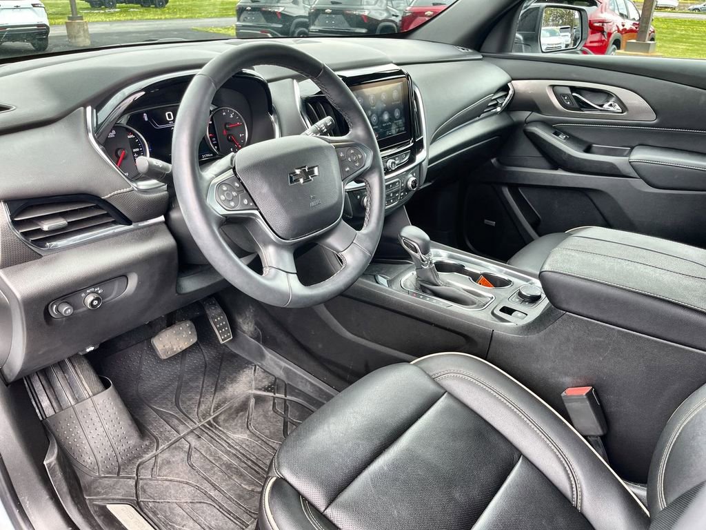Certified 2023 Chevrolet Traverse Premier w/ Redline Edition AWD/4WD image 10