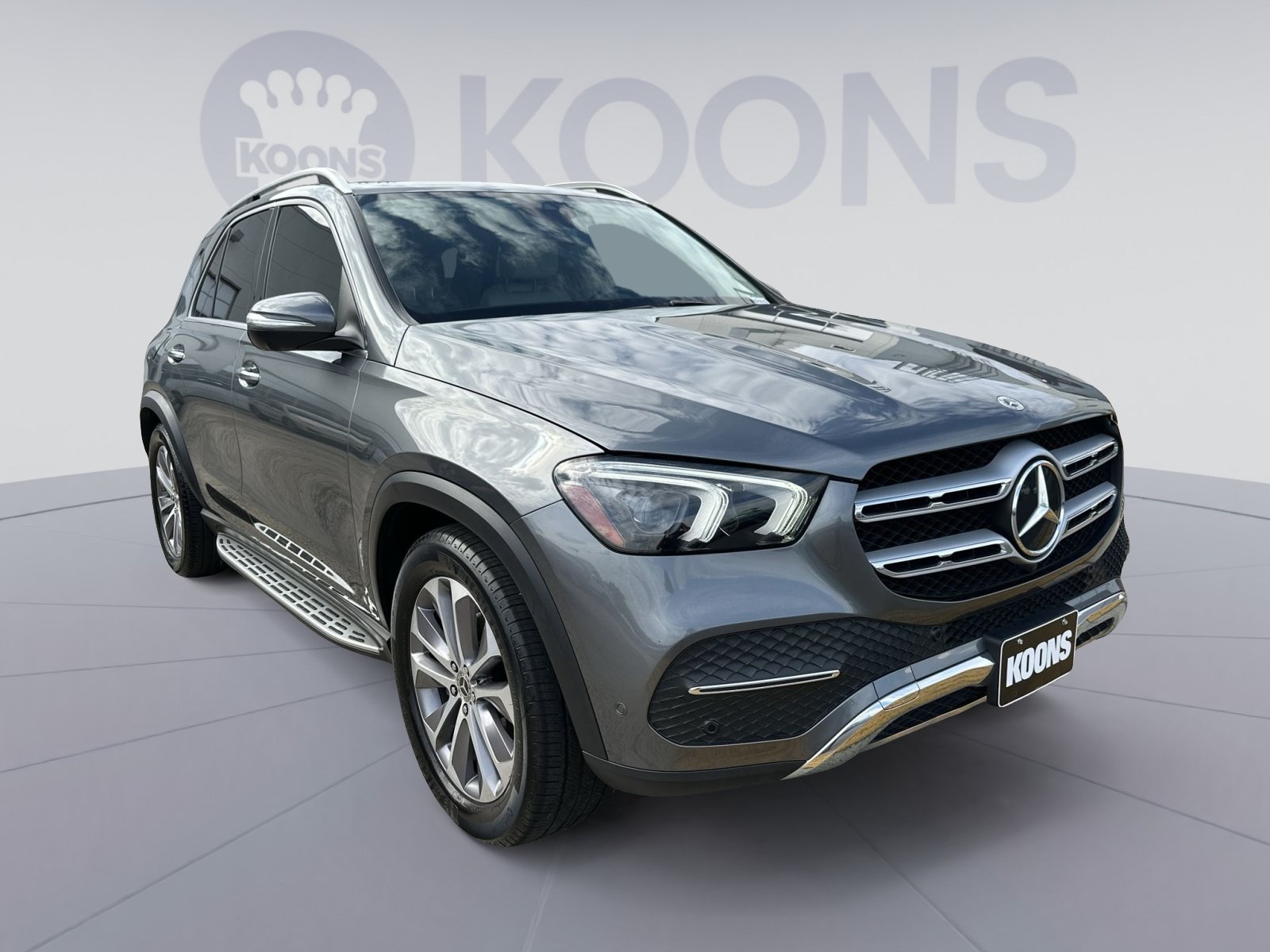 Used 2022 Mercedes-Benz GLE 350 4MATIC w/ Premium Package image 2