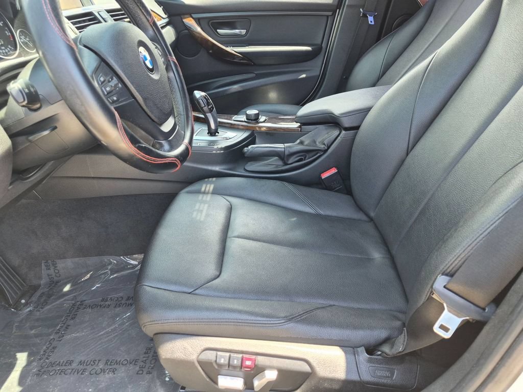 Used 2016 BMW 320i Sedan RWD image 9
