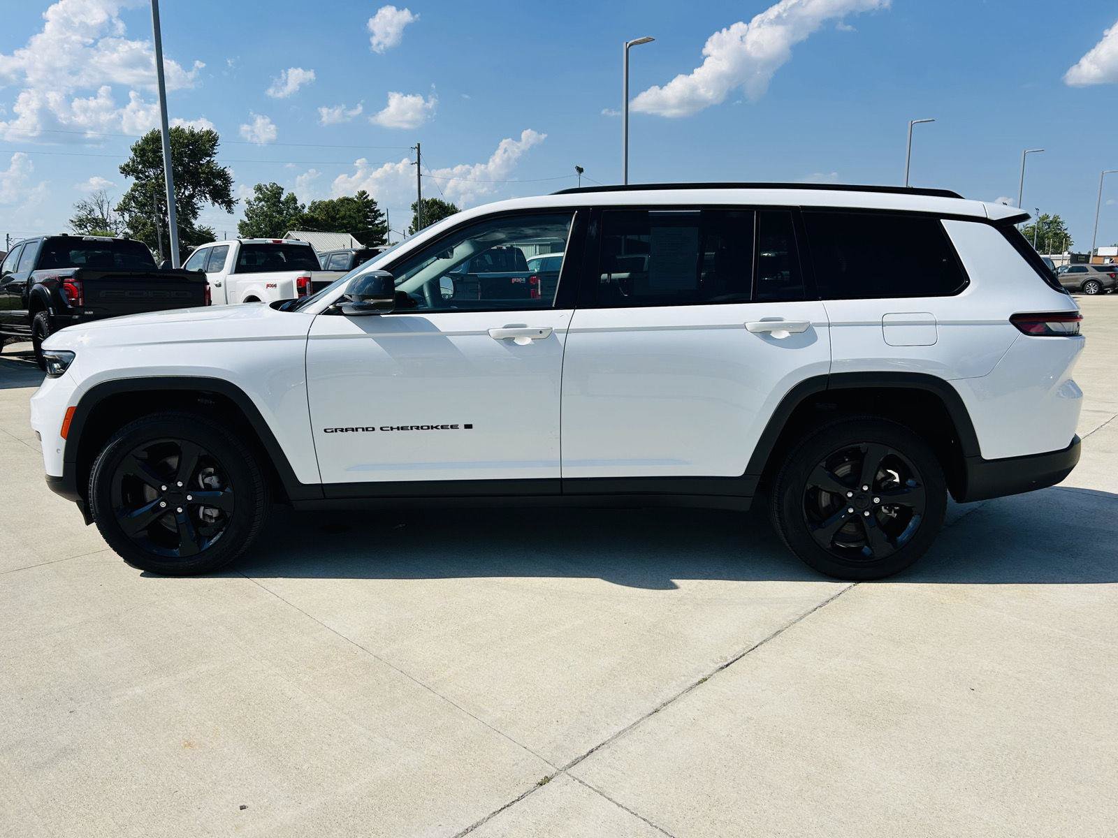 Used 2023 Jeep Grand Cherokee L Limited w/ Luxury Tech Group II AWD/4WD image 42