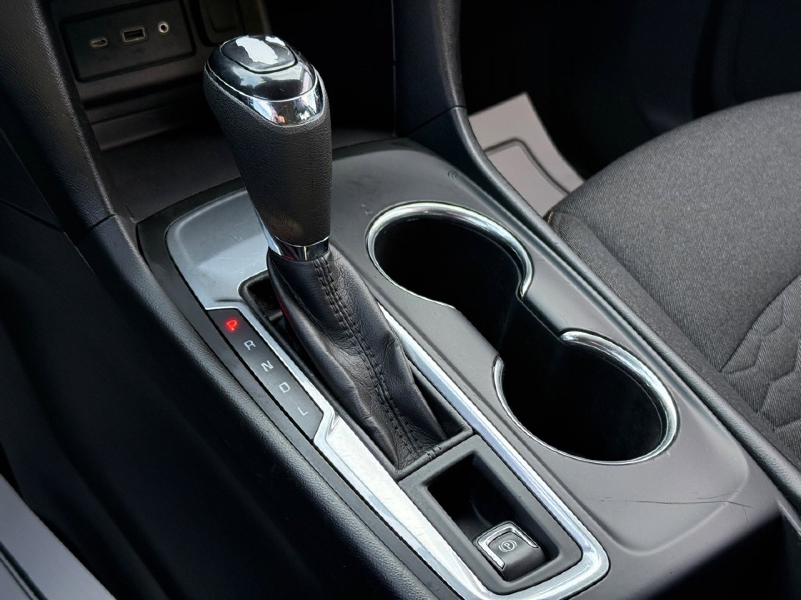 Used 2020 Chevrolet Equinox LT w/ Driver Convenience Package image 29