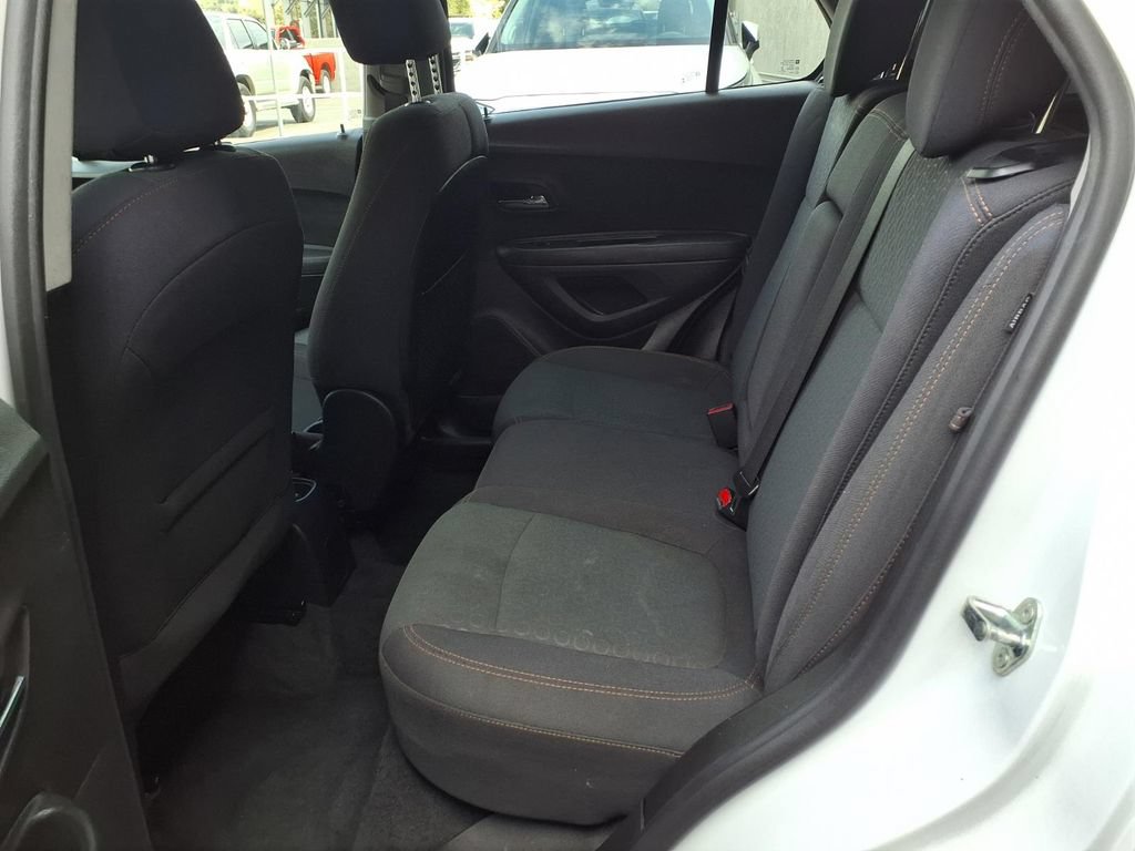 Used 2020 Chevrolet Trax LS FWD image 22