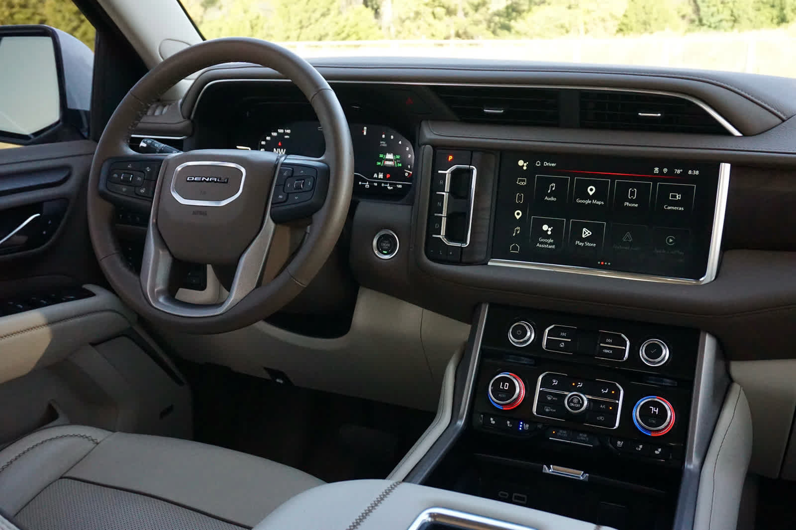 Used 2024 GMC Yukon Denali w/ LPO, Floor Liner Package AWD/4WD image 6