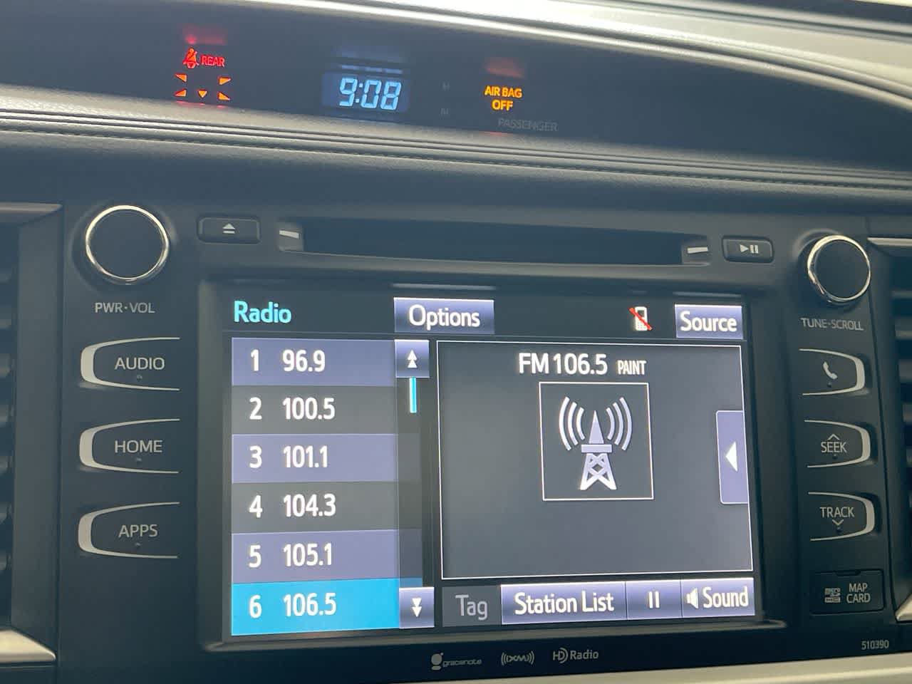 Used 2019 Toyota Highlander SE w/ Carpet Mat Package (TMS) AWD/4WD image 16