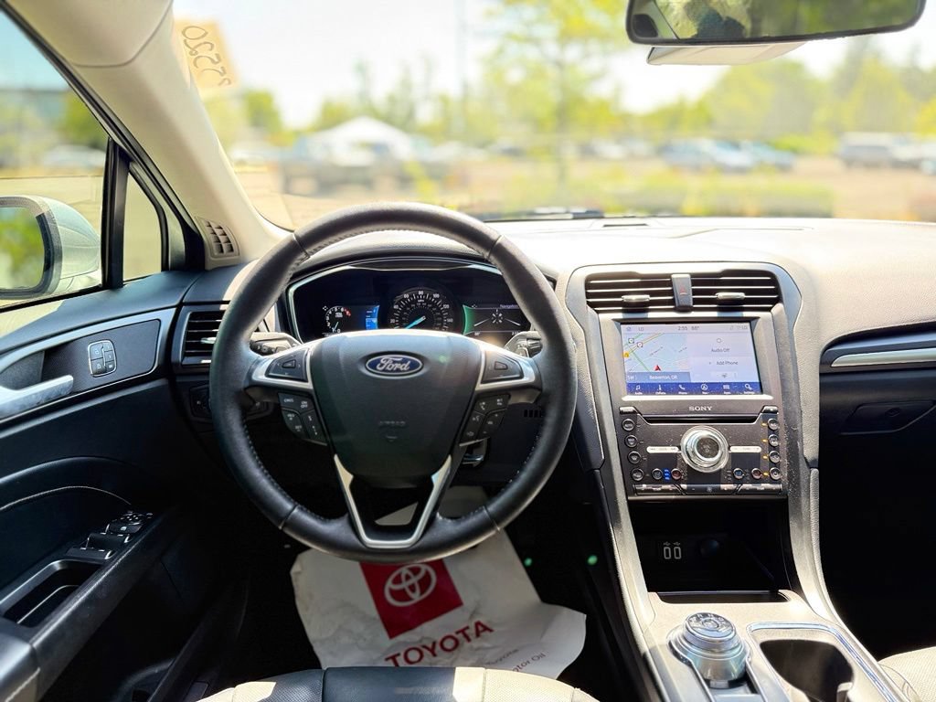 Used 2020 Ford Fusion Titanium AWD/4WD image 24