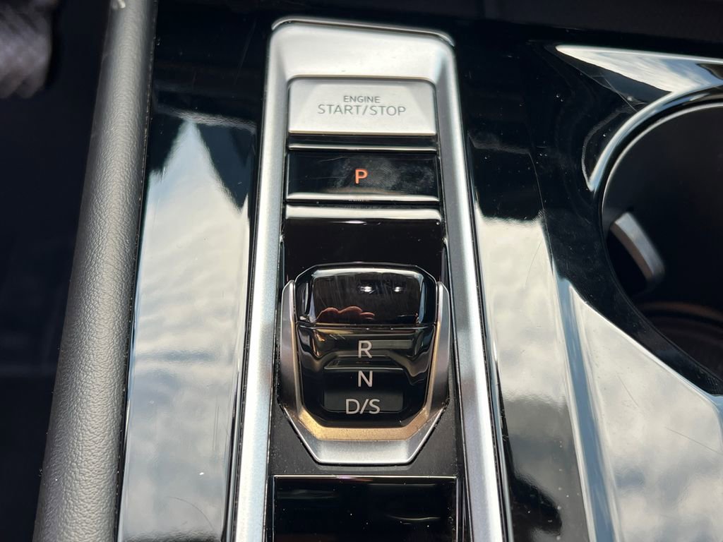 Used 2024 Volkswagen Atlas SE image 32