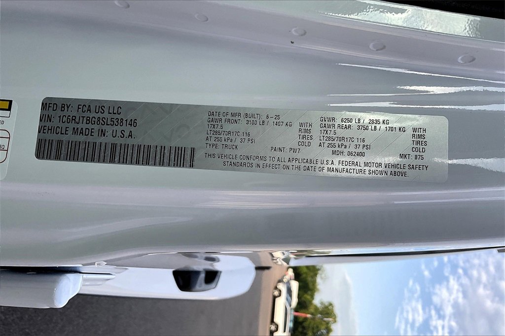 New 2025 Jeep Gladiator Rubicon w/ Convenience Group image 13