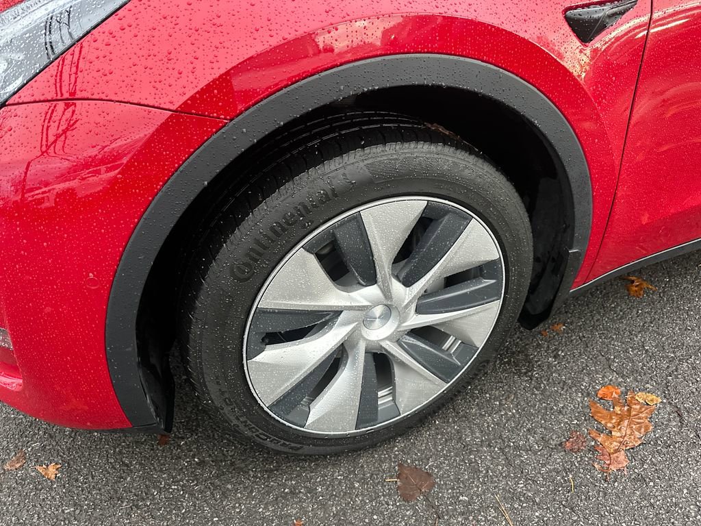 Used 2022 Tesla Model Y Long Range image 2