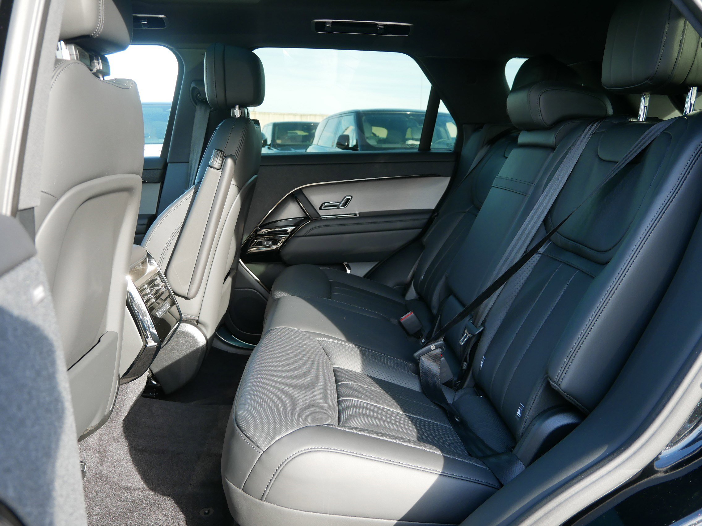 New 2025 Land Rover Range Rover Sport Dynamic SE AWD/4WD image 5