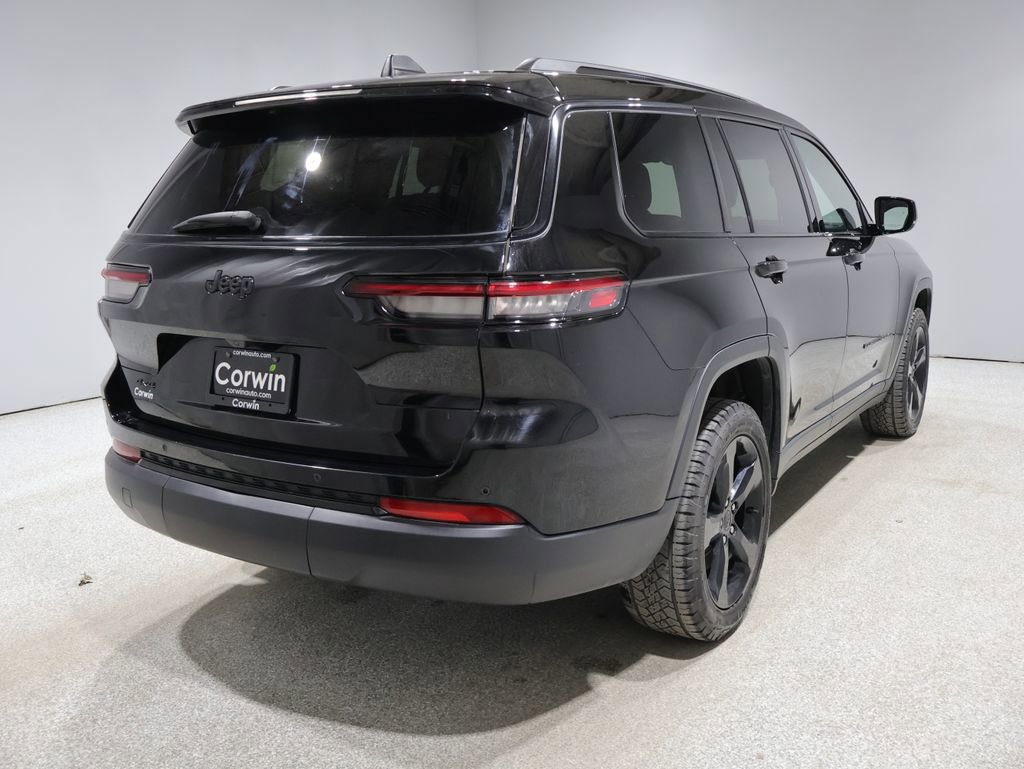 Used 2023 Jeep Grand Cherokee L Laredo image 2