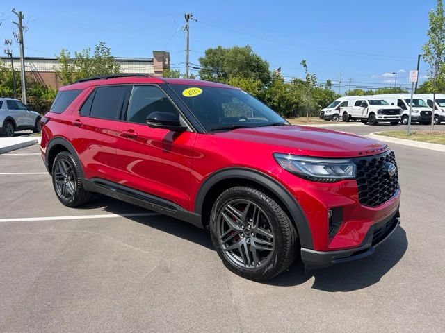 Certified 2025 Ford Explorer ST AWD/4WD image 3