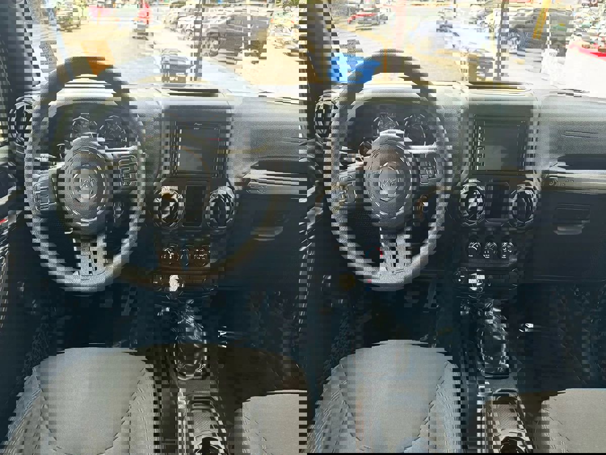 Used 2018 Jeep Wrangler Unlimited Sport image 15