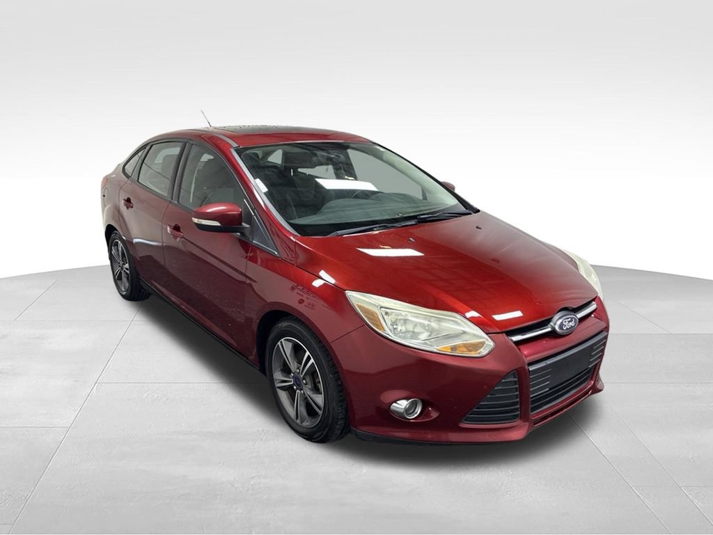 Used 2014 Ford Focus SE w/ SE Sport Package FWD image 4