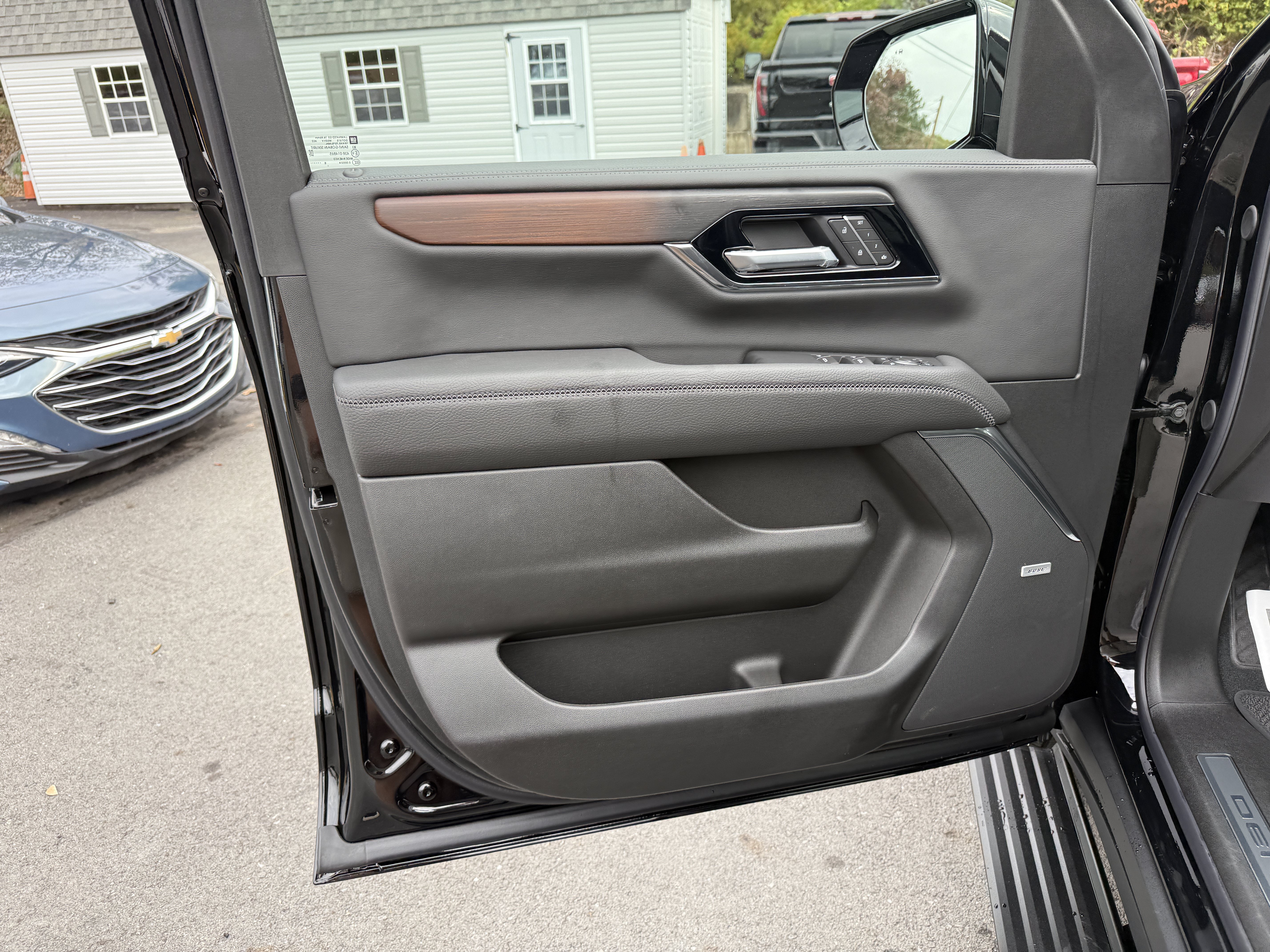 New 2027 GMC Yukon XL Denali AWD/4WD image 16