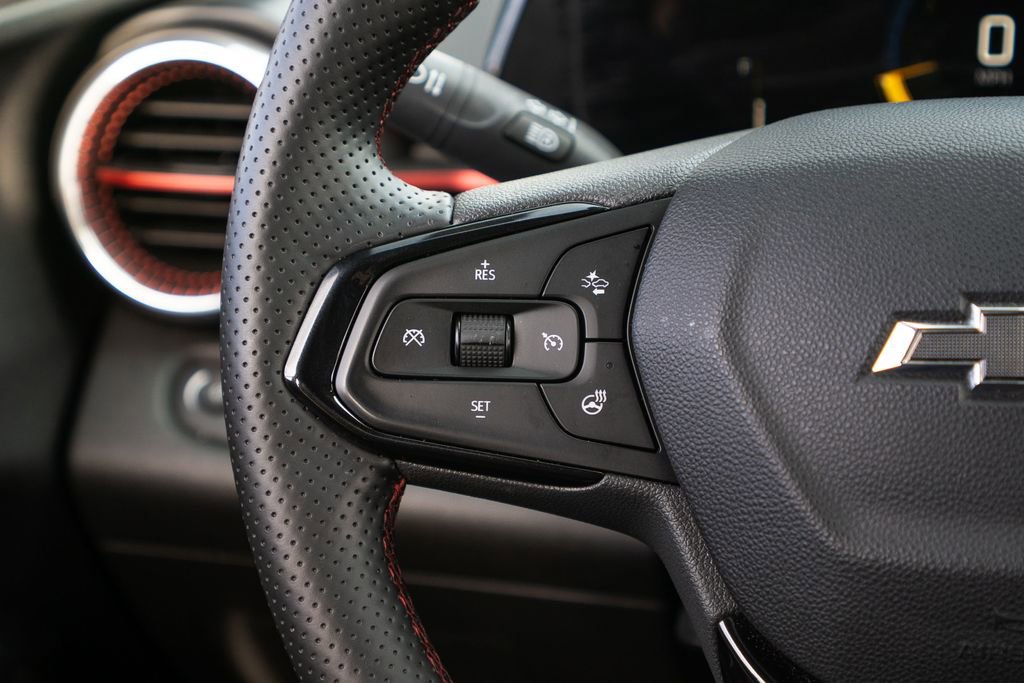 Used 2025 Chevrolet Trax RS w/ Driver Confidence Package image 25