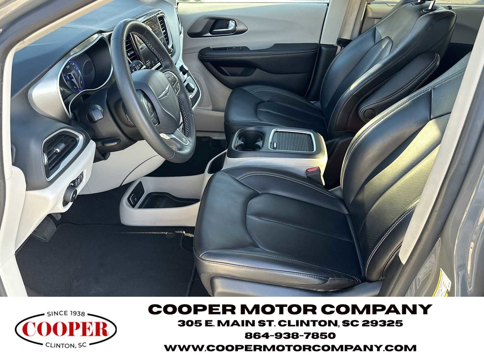 Used 2023 Chrysler Pacifica Touring-L image 9