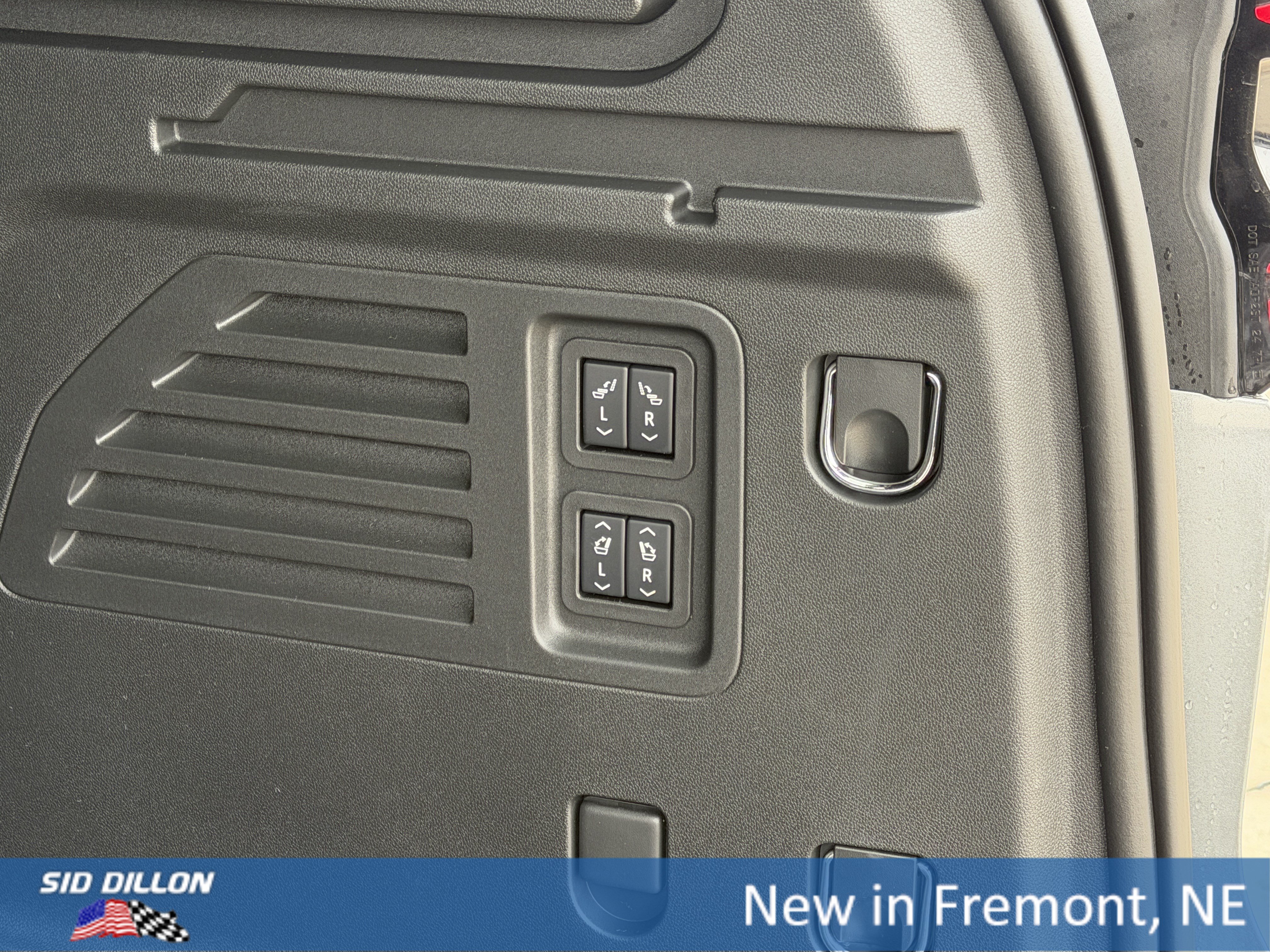 New 2027 GMC Acadia Denali Ultimate w/ LPO, Floor Liner Package AWD/4WD image 6